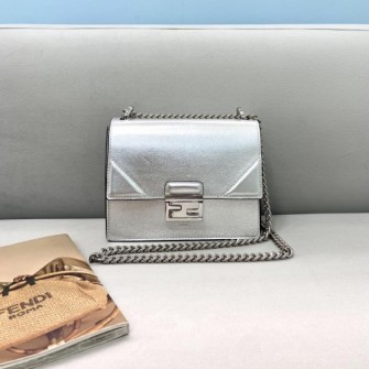 FENDI 펜디 캔 유 백